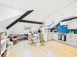 Living Room- click for photo gallery